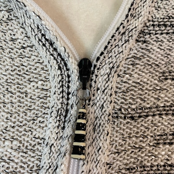 St.John Sport wool blend zip up sweater - Picture 7 of 7